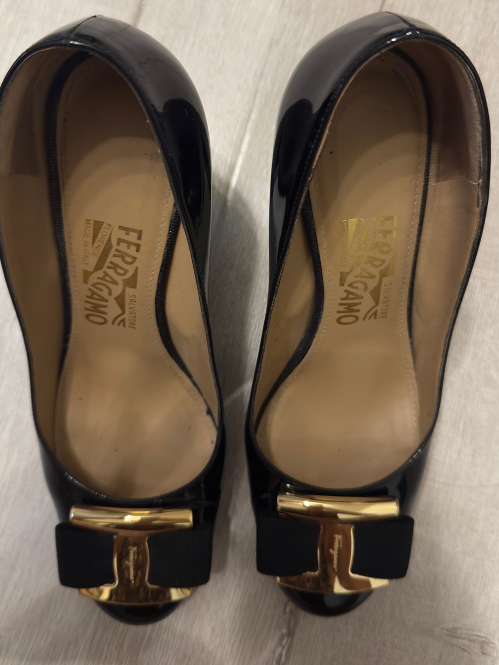 Salvatore Ferragamo Black Patent Vara Bow Block Heel Pumps - Picture 6 of 9